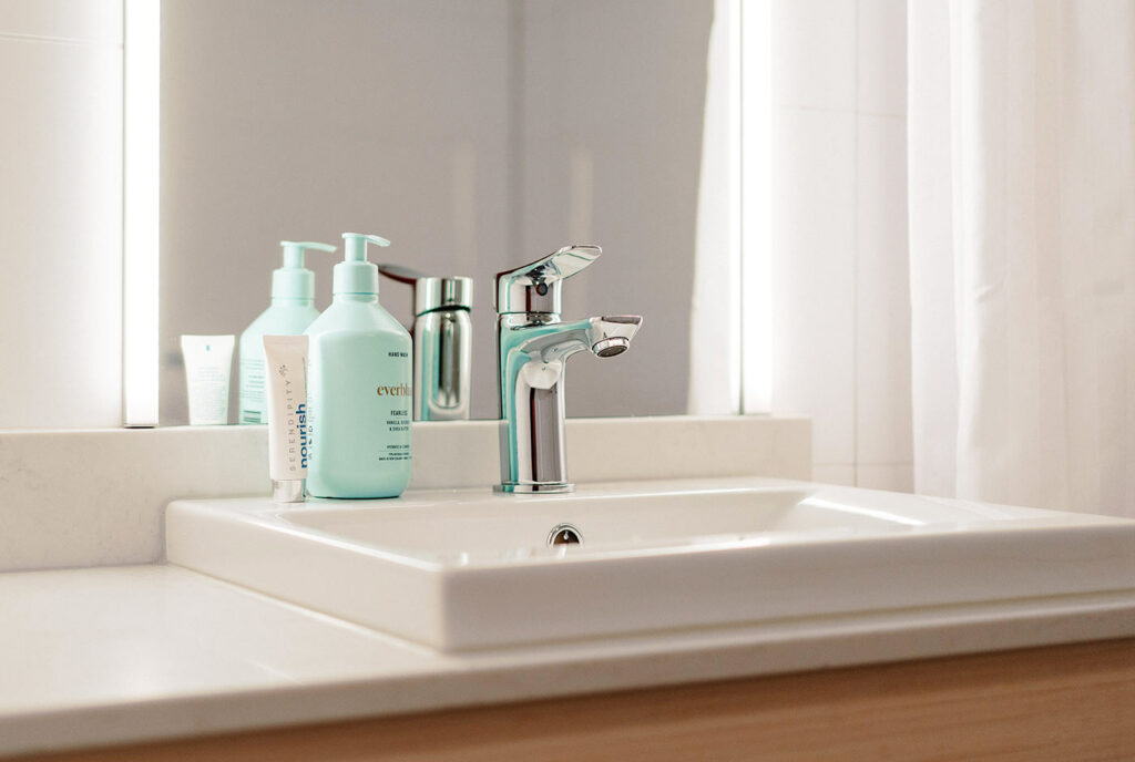Quality bathroom basin, tap and handwash